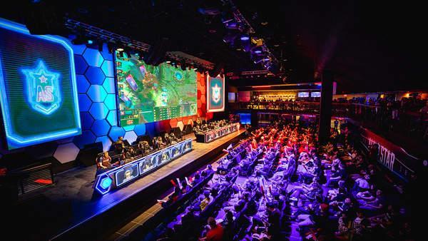 TES赛后群访 教练：不知道对面会选皎月亚索，失利还是打得不够好