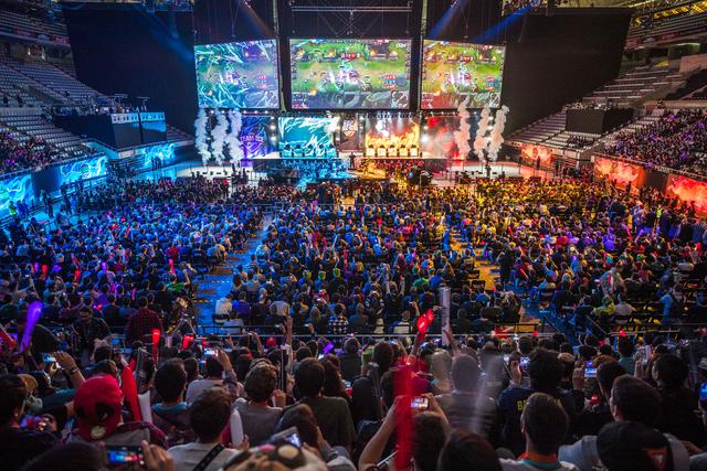 Assum ：选金克丝是因为训练赛打龙效果挺好的