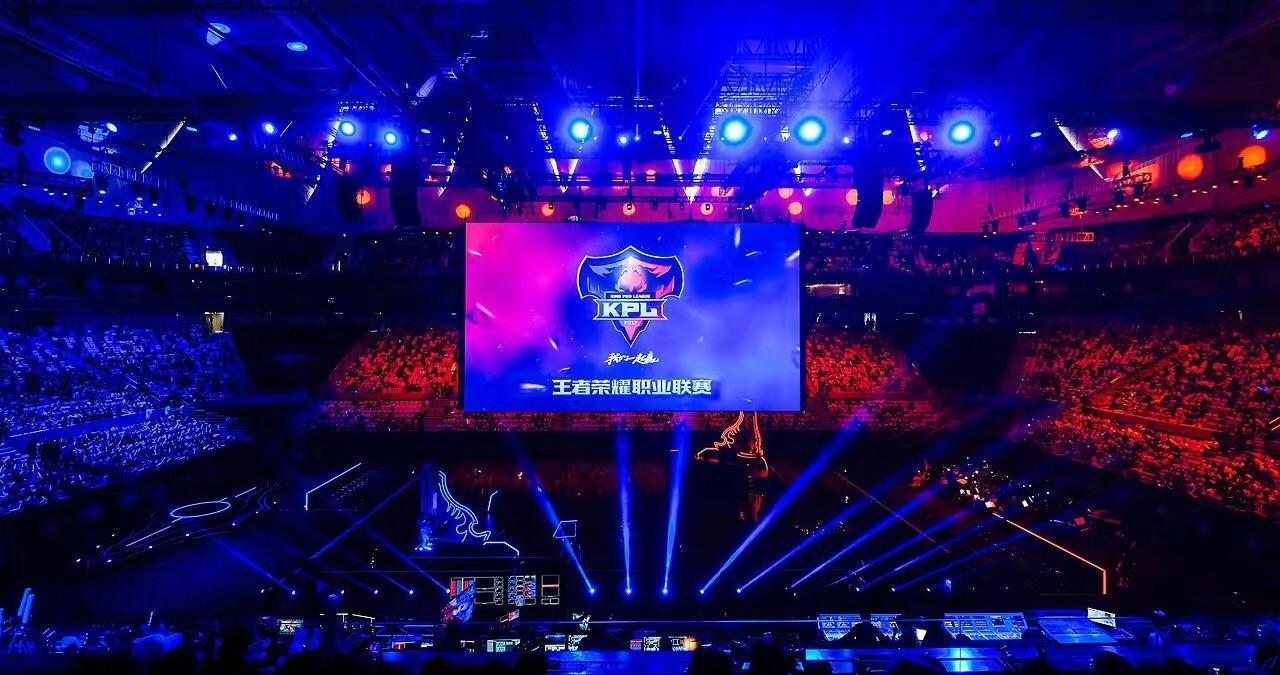 传闻：Riot Games考虑允许教练在比赛期间与玩家沟通