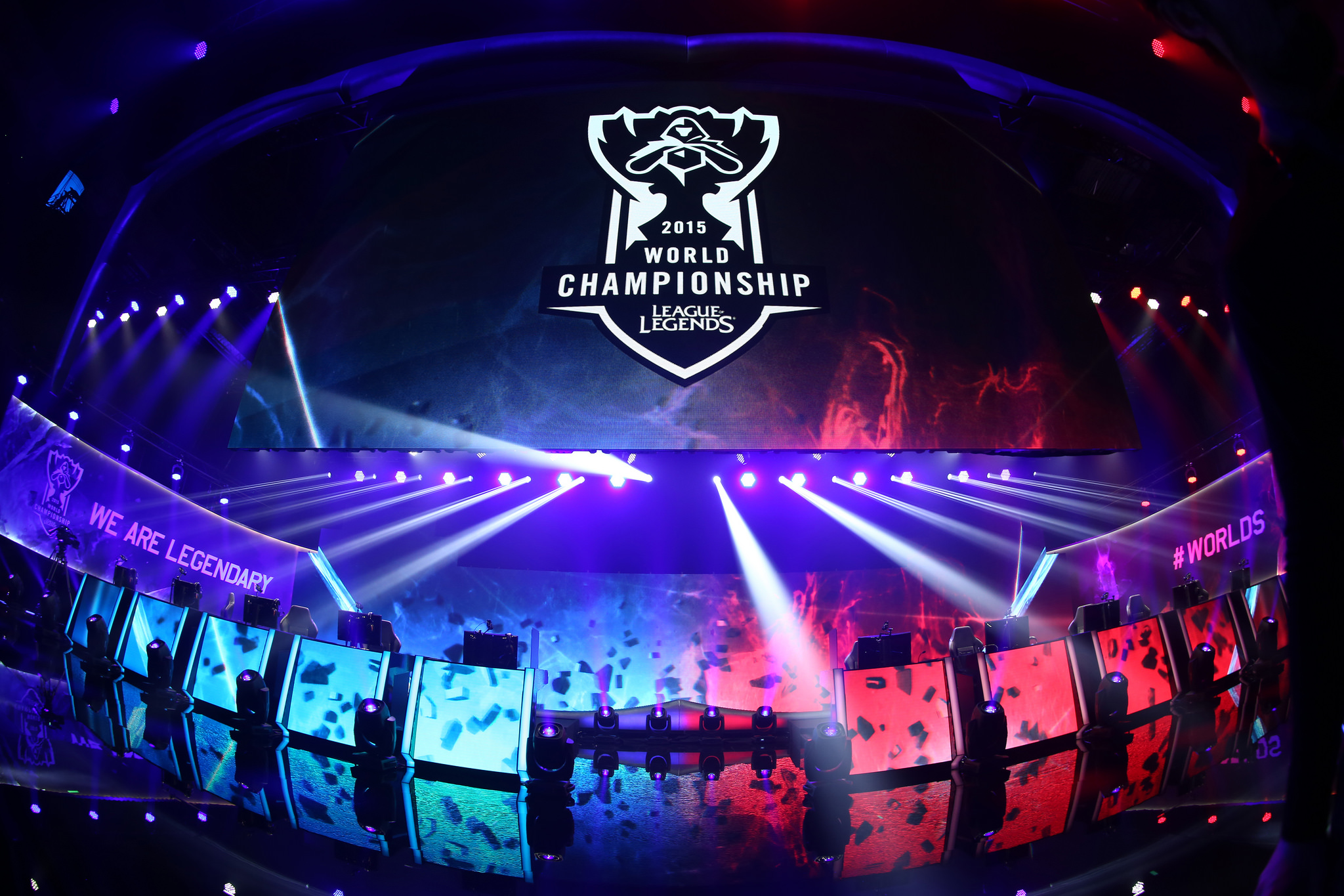 WBG官博晒照：今天也是投入认真训练的微博哥