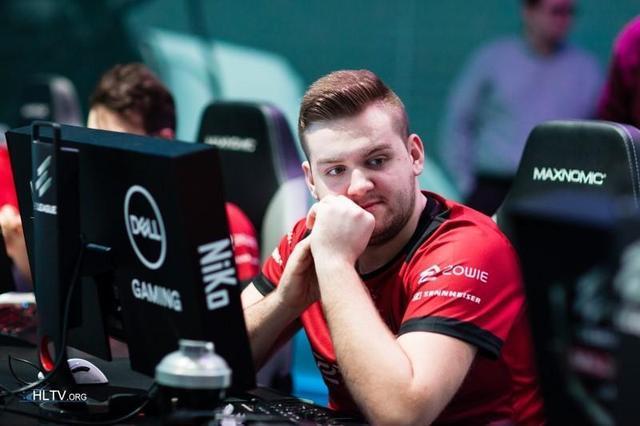 ZywOo 发布了自己的游戏鼠标