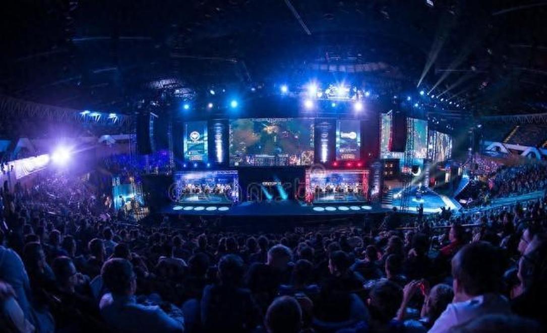 LPL解说瞳夕分享照片：是自由的感觉，海的那边是什么？