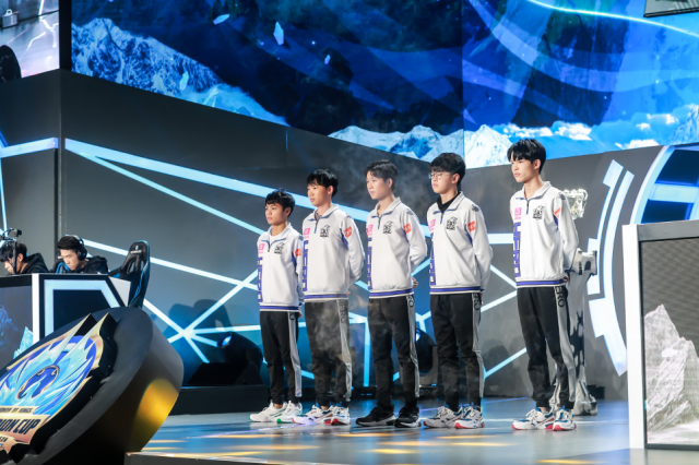 Team WE Knock Out Top Esports from LPL Split 2 2025