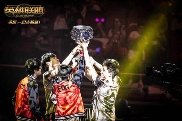 Navi Perfecto： 在CSGO Major一直想打场观众狂嘘我们的比赛